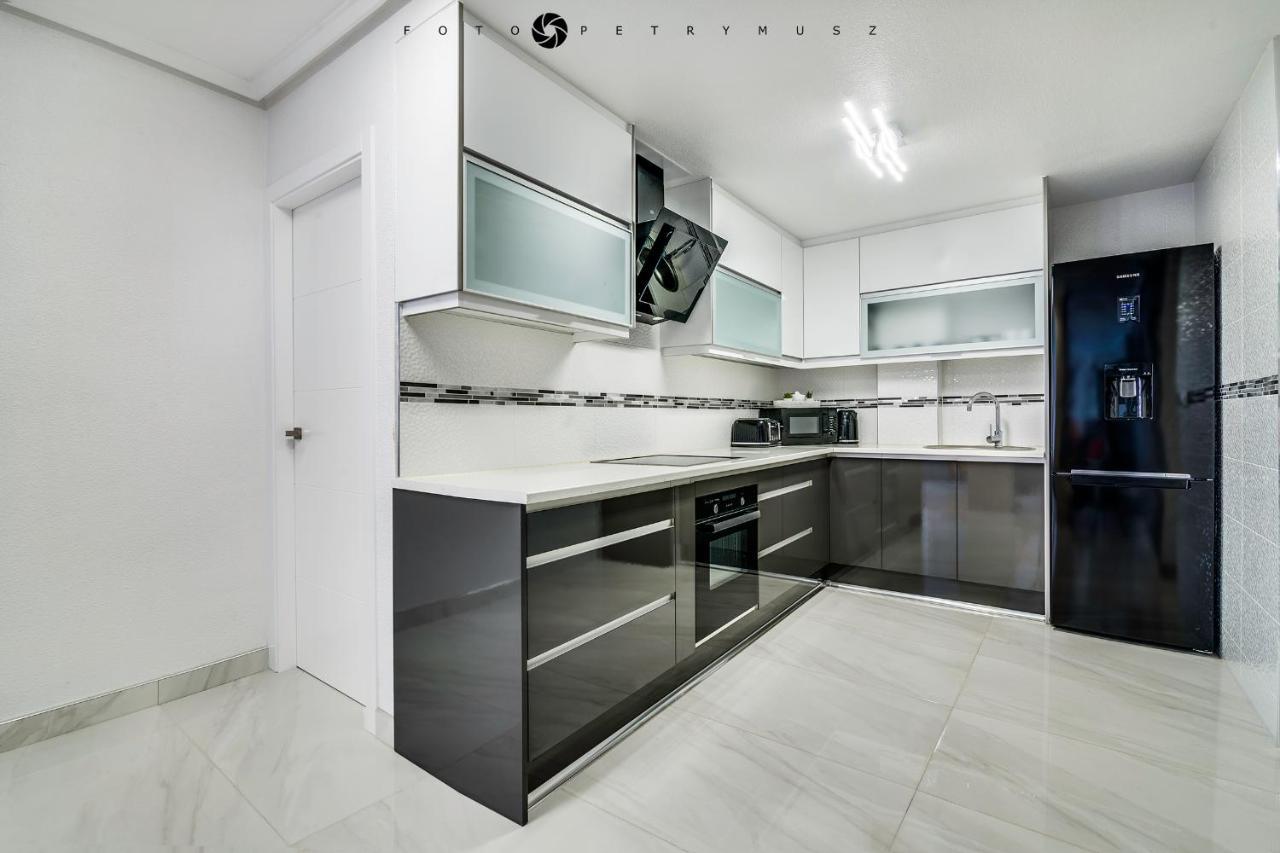Edificio Urizaga Appartement Torrevieja Buitenkant foto