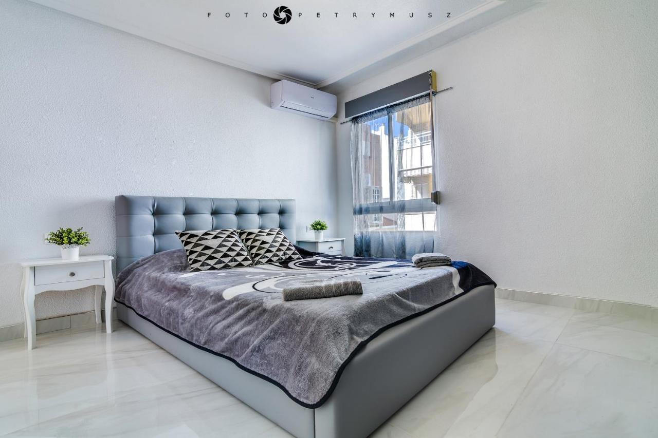 Edificio Urizaga Appartement Torrevieja Buitenkant foto